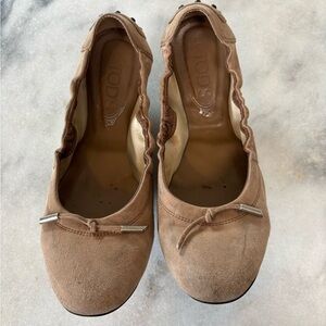 Tod's Women's Tan Suede Scrunch Ballet Flats Sz 38.5
